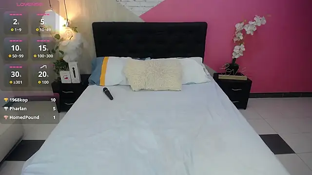 miss honey01 online show from September 24, 11:37 pm