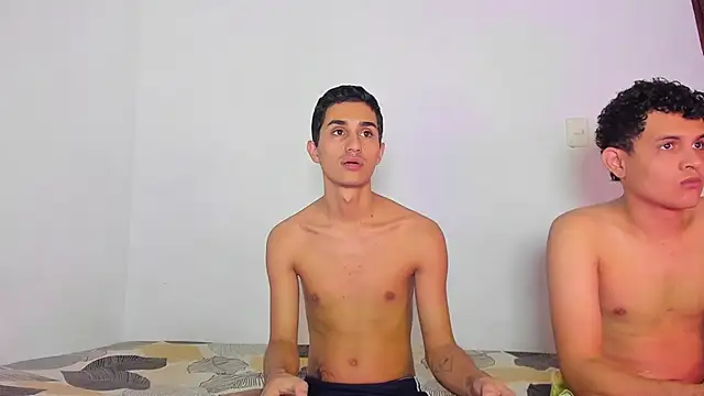 CoupleTwink12 online show from March 31, 8:42 pm