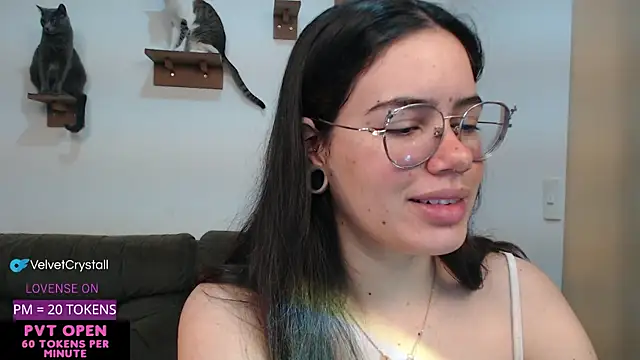 crystalll room online show from September 20, 5:39 am