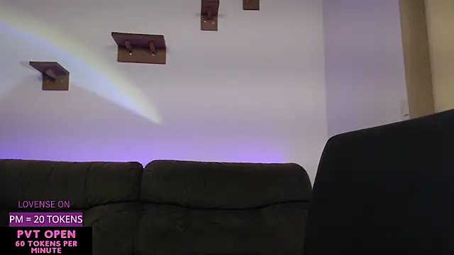 crystalll room online show from January 10, 7:24 am