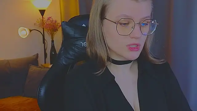  JessieVibes online show from April 4, 2:05 pm