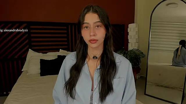 hannah brady online show from April 11, 11:19 pm