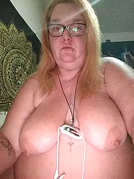 diosacurvy1984 online show from October 21, 9:19 pm