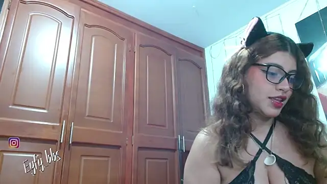 Eyfy bbs online show from November 18, 9:27 pm