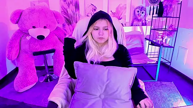 DiaAngell online show from November 27, 10:34 pm