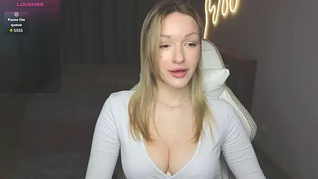 MargaretSweet1 online show from February 9, 11:40 pm