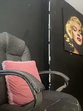 viktoria davis  online show from October 3, 1:22 am