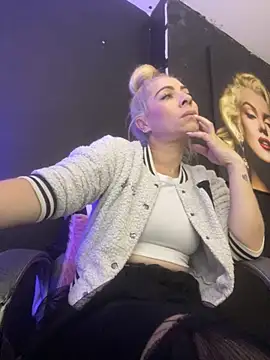 viktoria davis  online show from October 5, 1:32 am