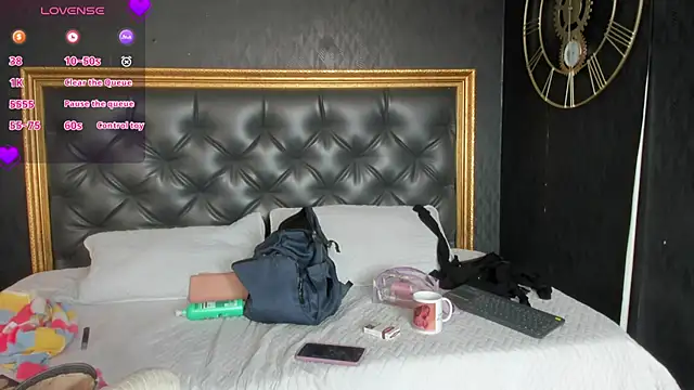 DalayMoore online show from November 19, 7:47 pm