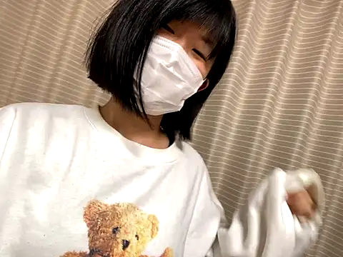 Snapshot of riri_riri_jp chatting on October 22, 10:31 am riri riri jp online show from October 22, 10:31 am