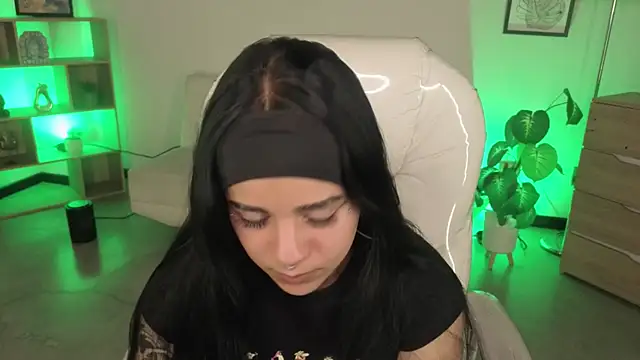 Nicole Foxx  online show from November 24, 8:22 pm