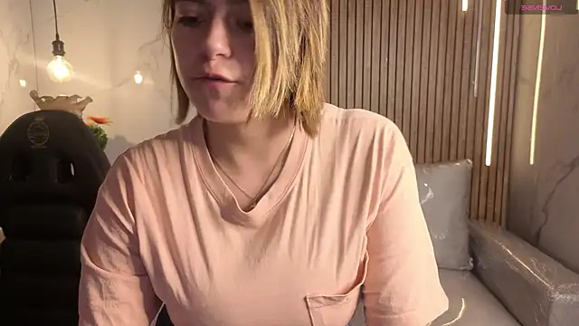 Kitten Cam online show from April 19, 2:44 am