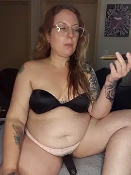 TattedMamaXOXO online show from September 8, 3:22 pm