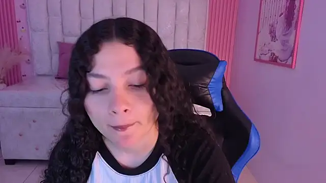 shalon diaz s online show from February 17, 1:21 pm