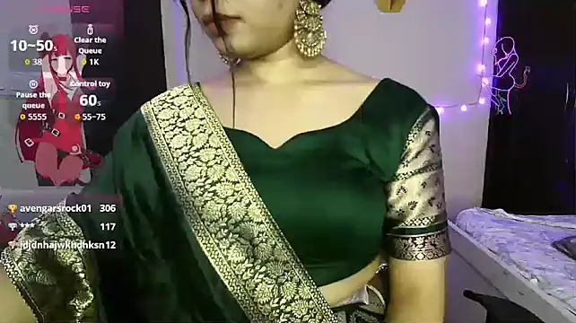 Snapshot of Diamond_Disire chatting on October 21, 1:53 am Diamond Disire online show from October 21, 1:53 am