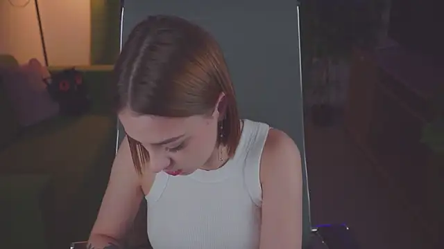 PamBeesly online show from September 22, 12:03 pm