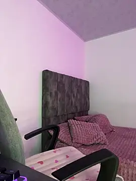 astrid  online show from September 27, 11:50 am