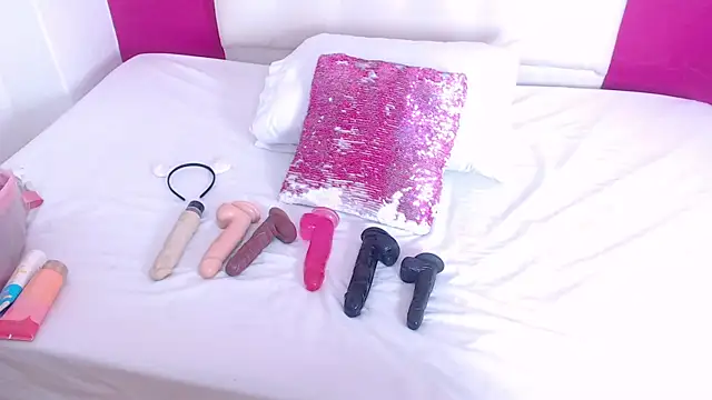 tinyy whore18 online show from September 25, 2:16 pm