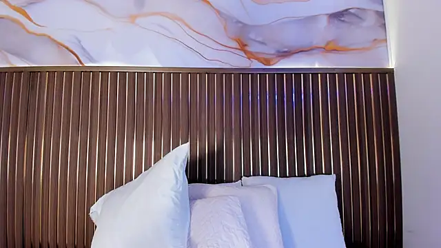 elevensky online show from October 10, 7:52 pm