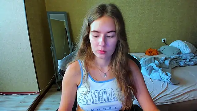 EmilyPaw online show from July 25, 9:16 am