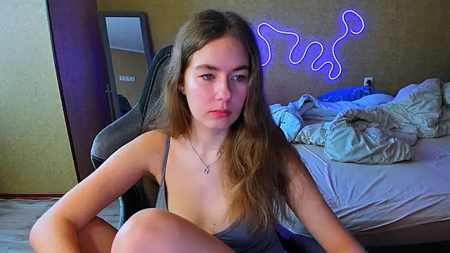 EmilyPaw online show from May 31, 10:21 am