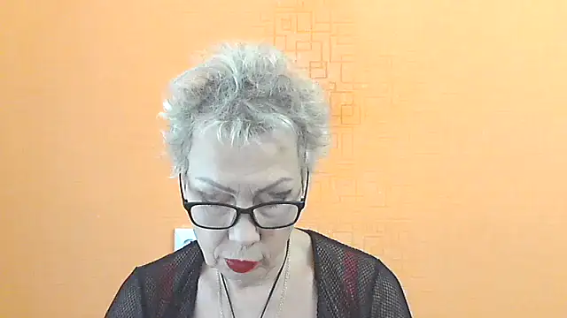 Snapshot of NessyJenixs chatting on October 28, 7:03 am NessyJenixs online show from October 28, 7:03 am