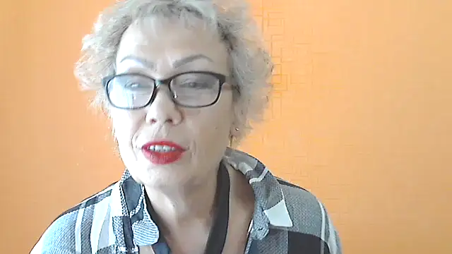 Snapshot of NessyJenixs chatting on September 24, 6:45 am NessyJenixs online show from September 24, 6:45 am