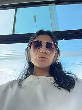 fiorella paris online show from February 21, 7:25 pm