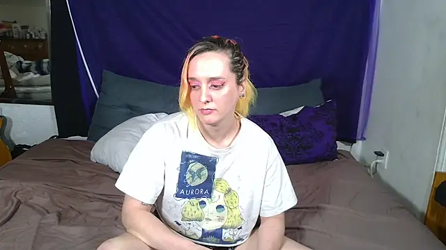 Evelan420 online show from October 14, 8:22 pm