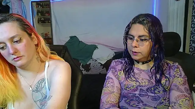 Evelan420 online show from February 9, 8:55 pm