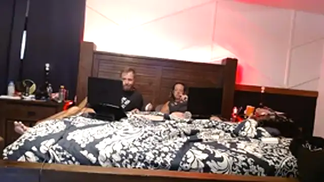 krash n babi online show from March 1, 9:09 am