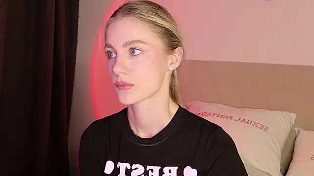 GabriellaOlsen online show from March 20, 6:57 pm