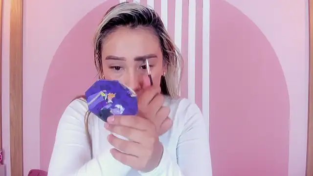 Lannajansen online show from March 14, 3:57 pm