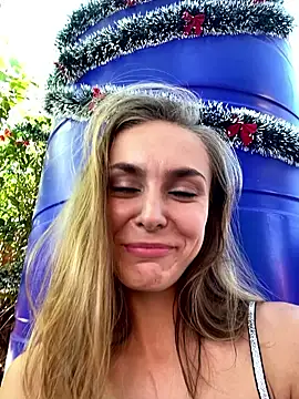 White Lu online show from December 22, 3:20 am