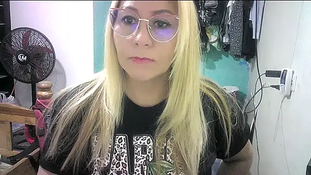 mariana0x online show from March 16, 10:52 am