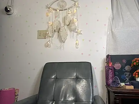 desiiiinigal online show from February 20, 7:04 pm