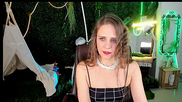 EmiliaBedy online show from December 14, 9:15 am