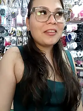 Vale Saenzz online show from April 8, 7:27 pm