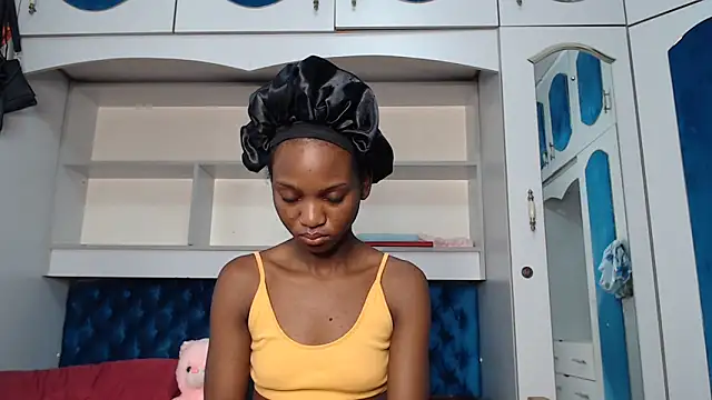 YoungDiva69 online show from February 10, 8:06 am