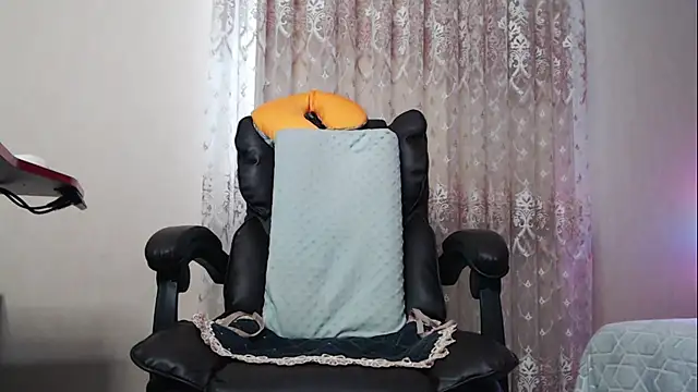 Kriss brunette 5 online show from April 10, 7:58 am