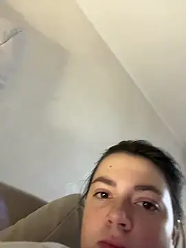 DearAlise online show from October 30, 8:16 am