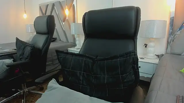 MelodyWinx online show from October 21, 8:35 pm