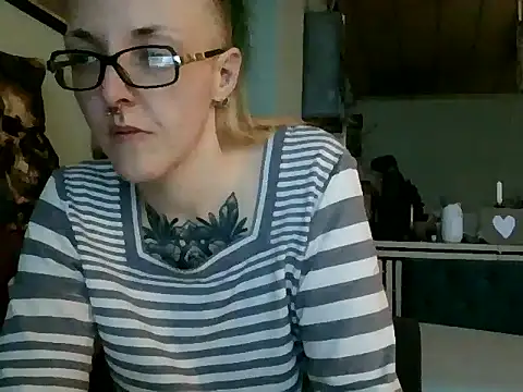 Astrid-Gilbert online show from March 10, 10:58 pm