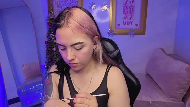 Hela v online show from January 7, 8:34 pm