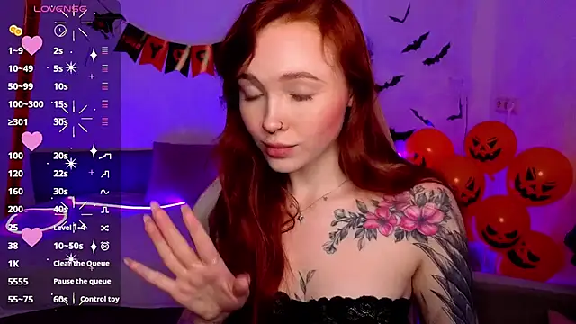 Maya Light online show from November 8, 9:03 am