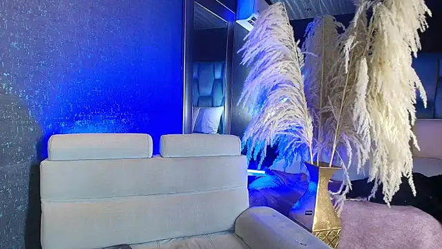 AliDiaz  online show from April 20, 6:55 pm