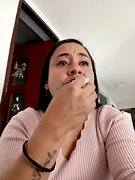 kamila lovee online show from December 1, 8:11 pm