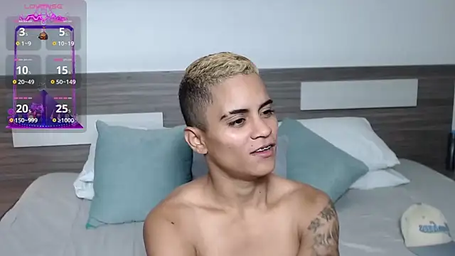 Liiamthompson online show from March 18, 9:58 am