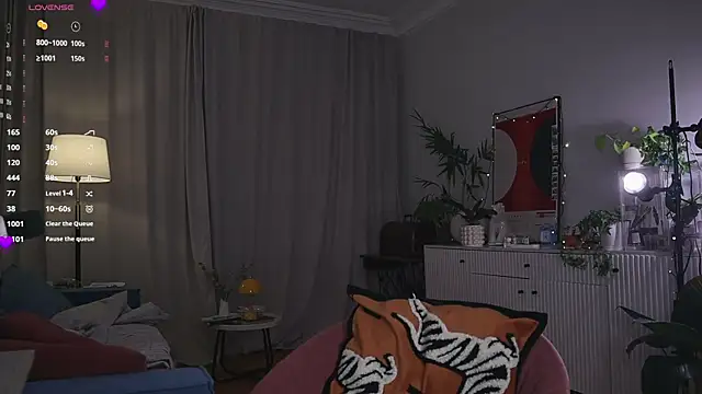 WhiteAnni online show from December 17, 4:27 am