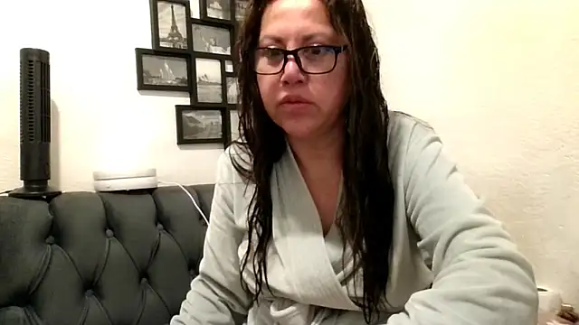 MirandaLatinaLovely online show from March 10, 4:11 pm